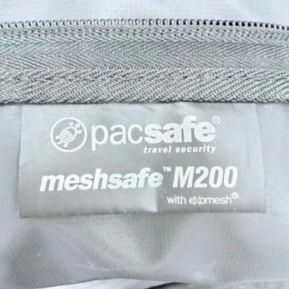 Pacsafe Meshsafe M200 Anti-Theft Messenger‎ Bag Gray Laptop Briefcase eXomesh